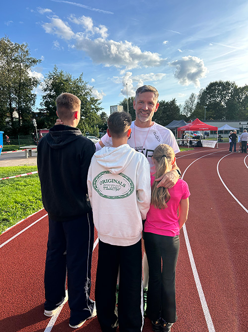 dm-100km-erfolg-durch-familie_500x667 Deutsche Meisterschaft Ralf SdaR Sport