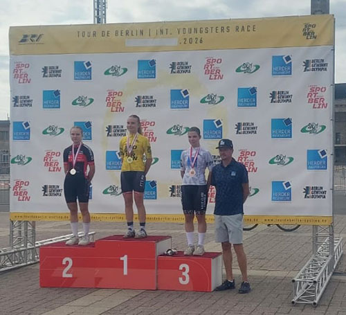 podium_gelbes-trikot_500x455 Tour de Berlin gelbes Trikot